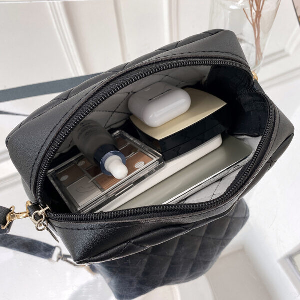 2022 Tassel Small Messenger Bag For Women Trend Lingge Embroidery Camera Female Shoulder Bag Fashion Chain Ladies Crossbody Bags 6