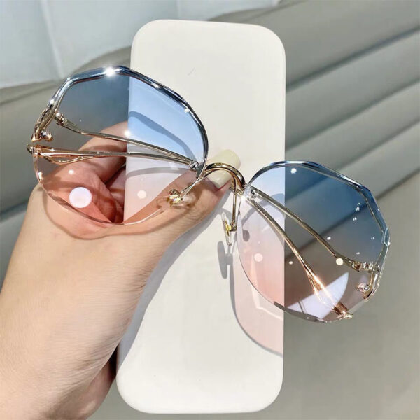 2022 Fashion Tea Gradient Sunglasses Women Ocean Water Cut Trimmed Lens Metal Curved Temples Sun Glasses Female UV400 6