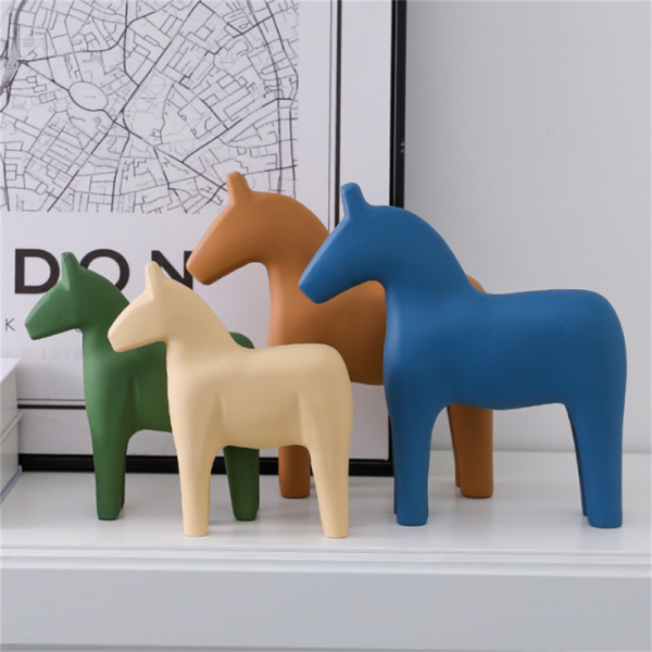 Universal Modern Wooden Horse Cute Peripheral Desktop Crafts Mini Ornament Home Office Desk Decoration Accessories Toys Gifts 3